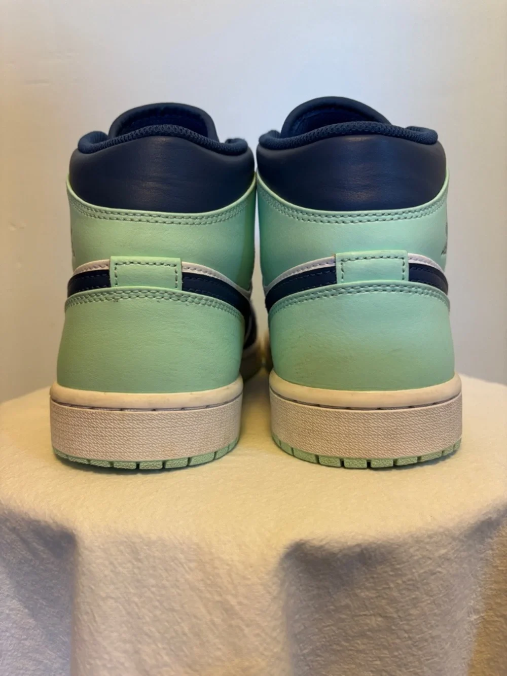 Air Jordan 1 Mid Mystic Navy Mint Foam White 554724-413 Men’s Sz 9